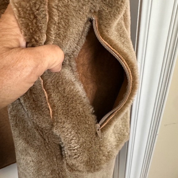 Hide society genuine sheepskin Brown Shearling Coat and hat - Picture 6 of 13